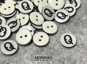 Capital Q Initial Letters Alphabet Buttons (10pcs)